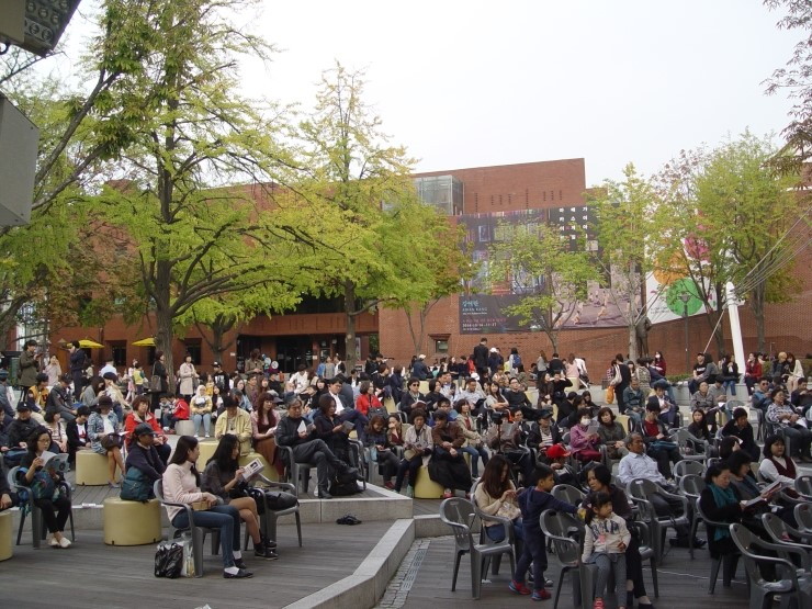 2016 가을맞이 마로니에 시축제 - 청중.JPG